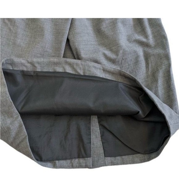 Aritzia Talula Babaton Wool Tulip Hem Pencil Skirt Charcoal Grey size 6 - Picture 6 of 8